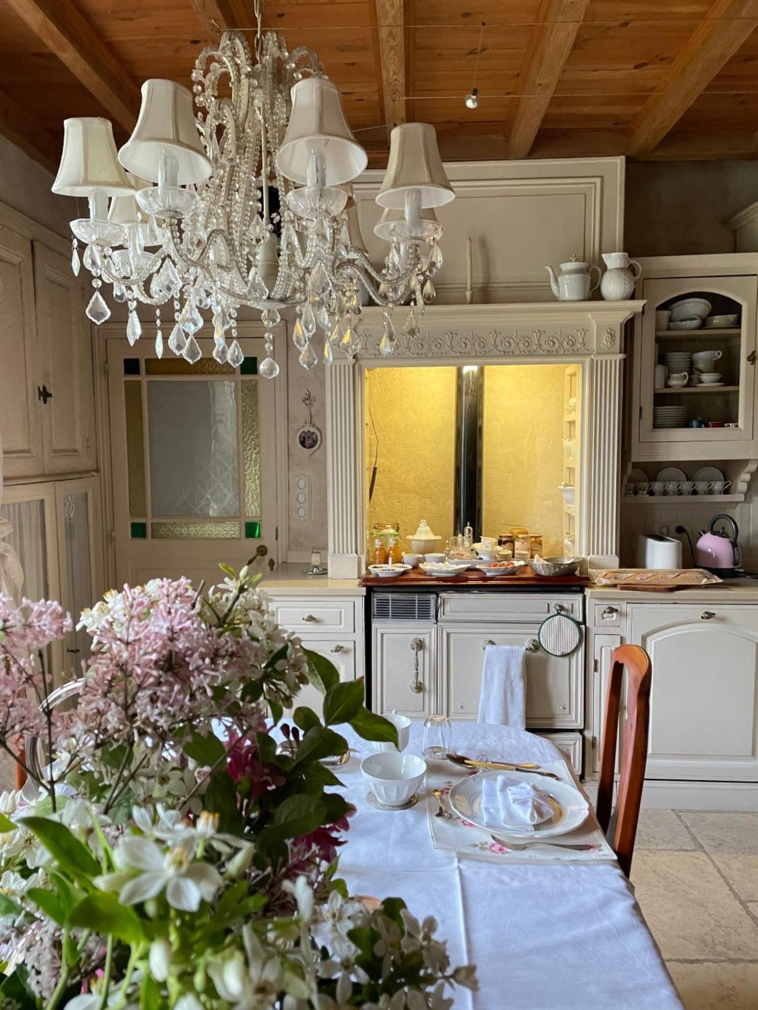 Chambre De Charme Dans Un Jardin De 1500M2 Nueil-sur-Layon 外观 照片
